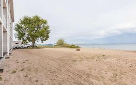 Ramada By Wyndham Mackinaw City Waterfront